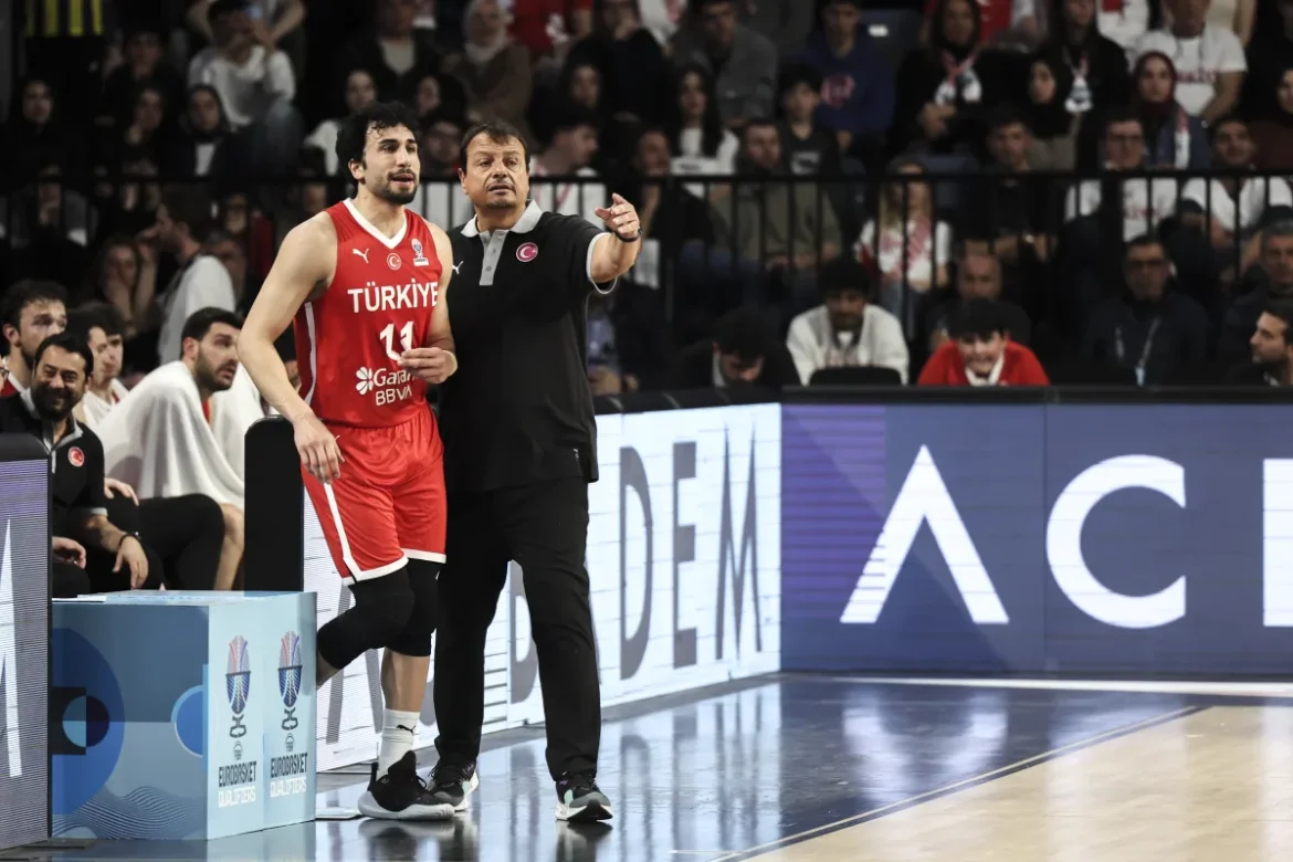 Erten Gazi firma con la Dinamo Sassari