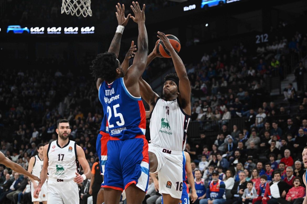 Efes surclassa l'Olimpia Milano in Eurolega