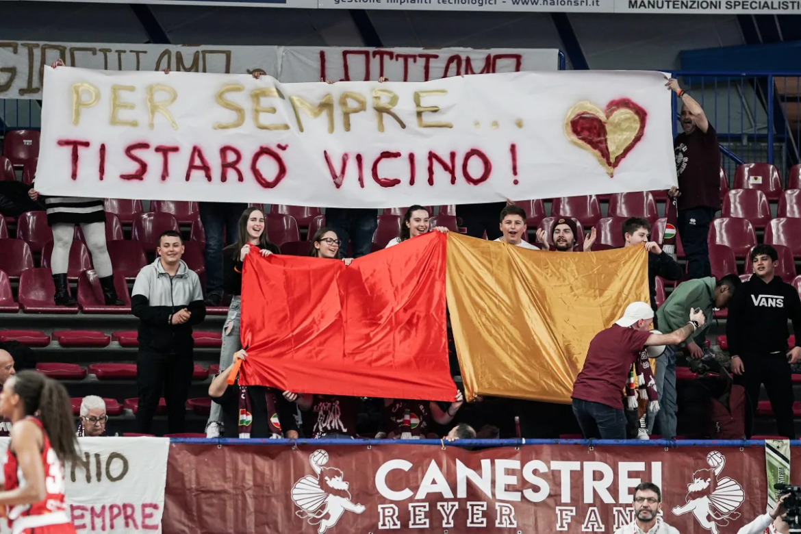 I Canestrei attaccano il pubblico con un comunicato