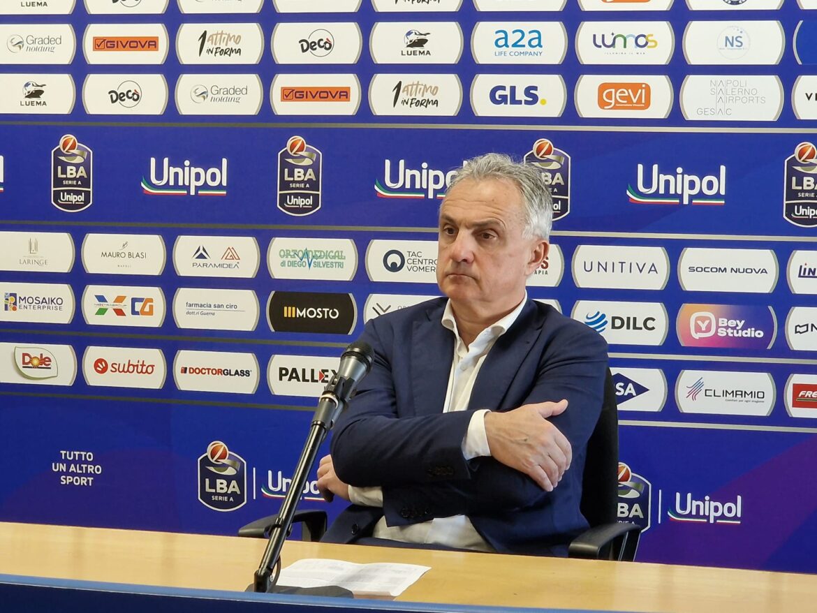 Napoli Basket, Coach Valli