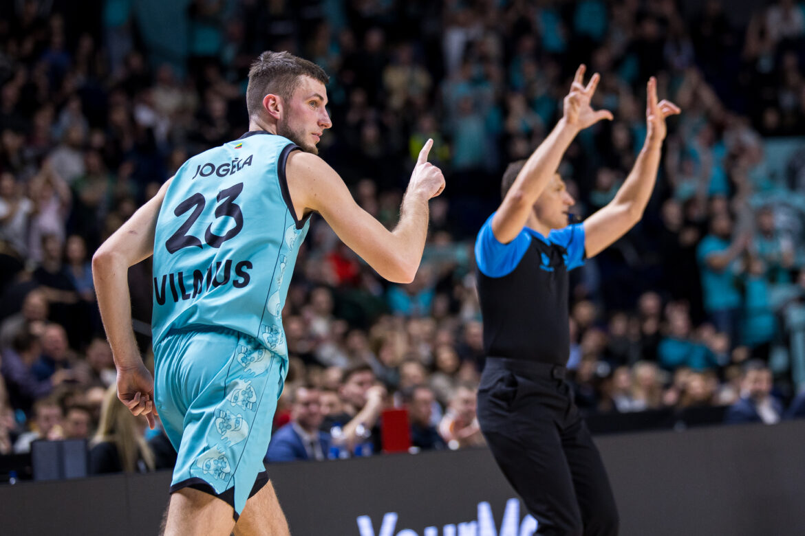 L'Aquila Trento firma Jogela