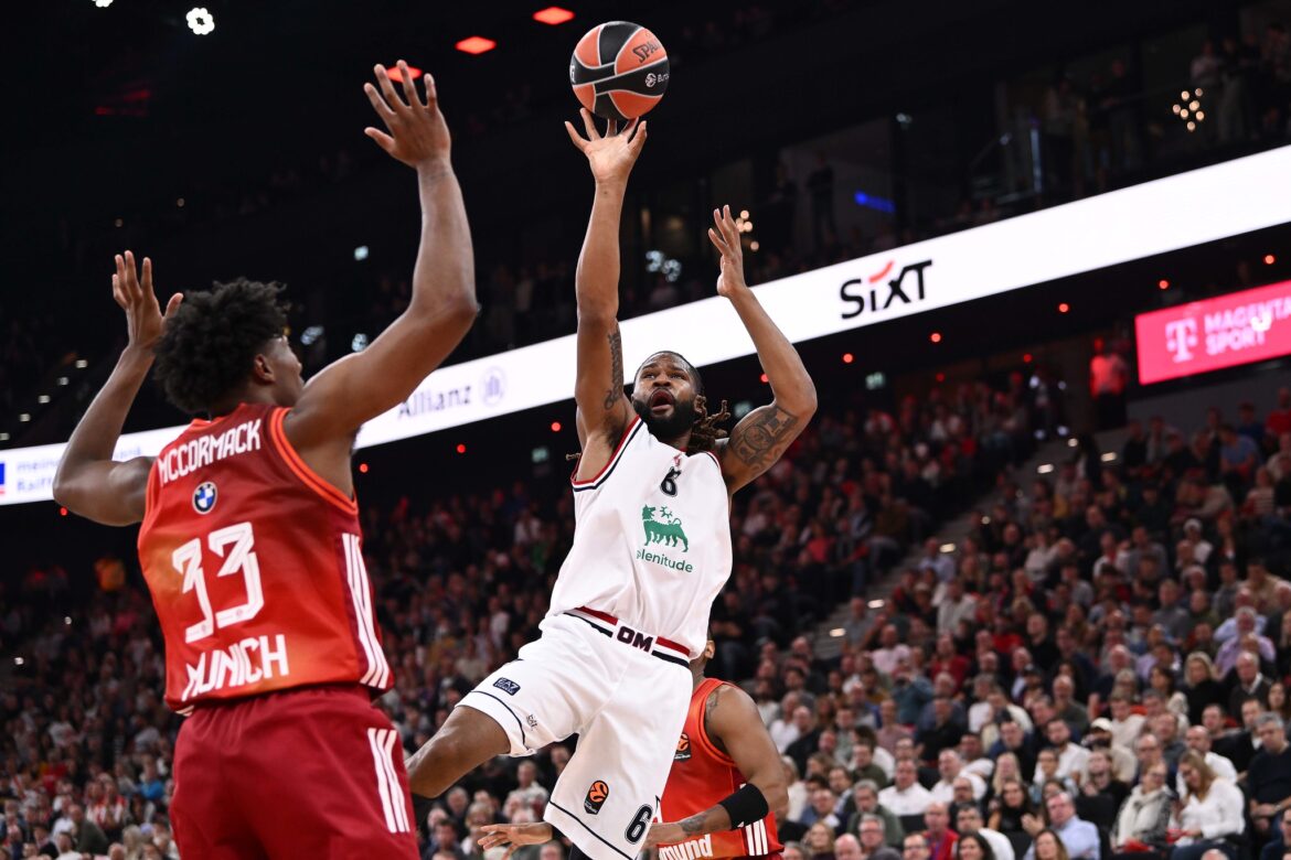 Devin Booker Bayern Monaco Olimpia Milano