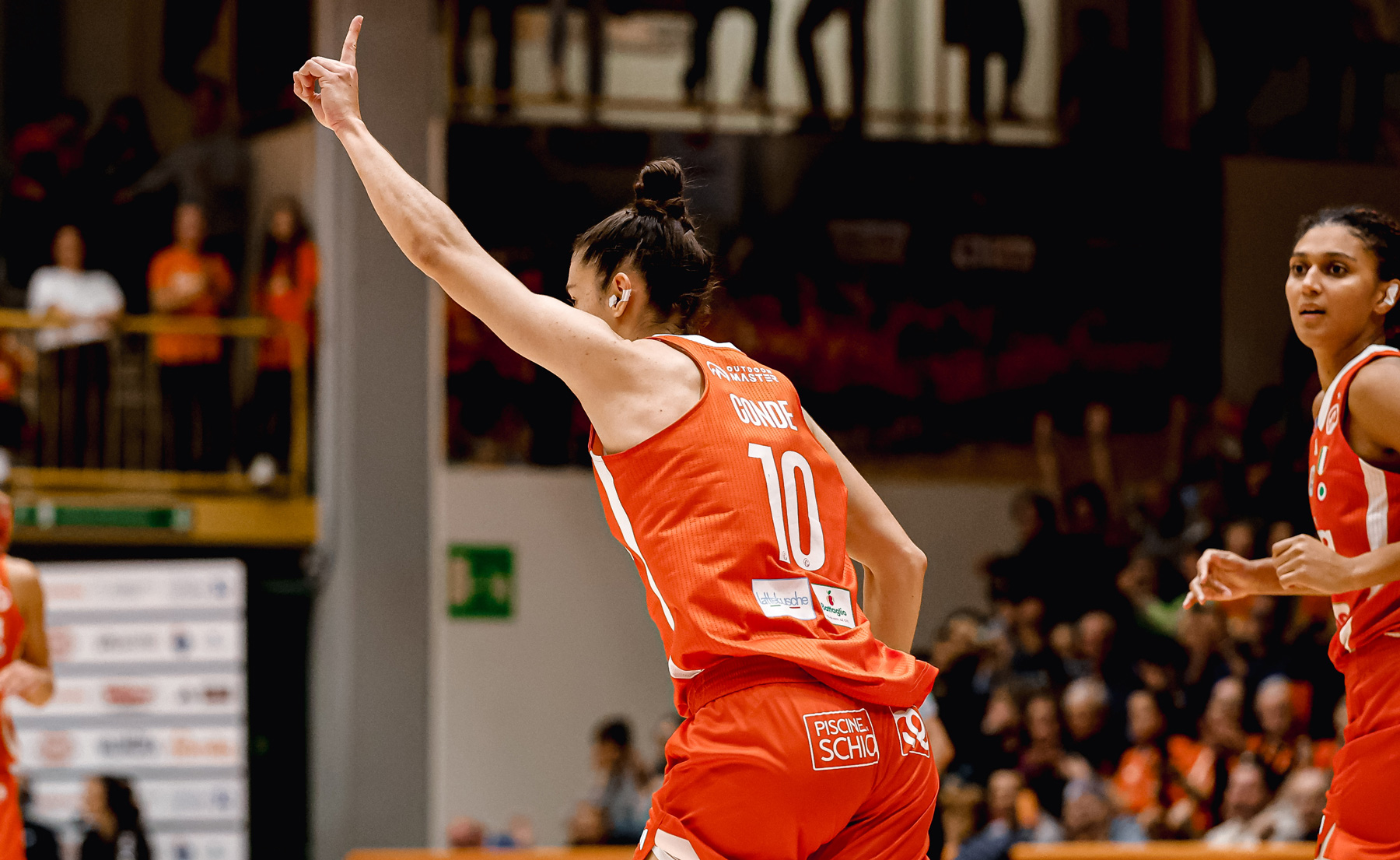 Schio esulta ancora: la Reyer perde la testa e si scolla nel derby