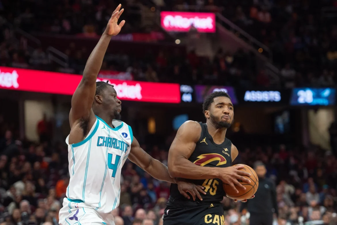 cavs hornets mitchell