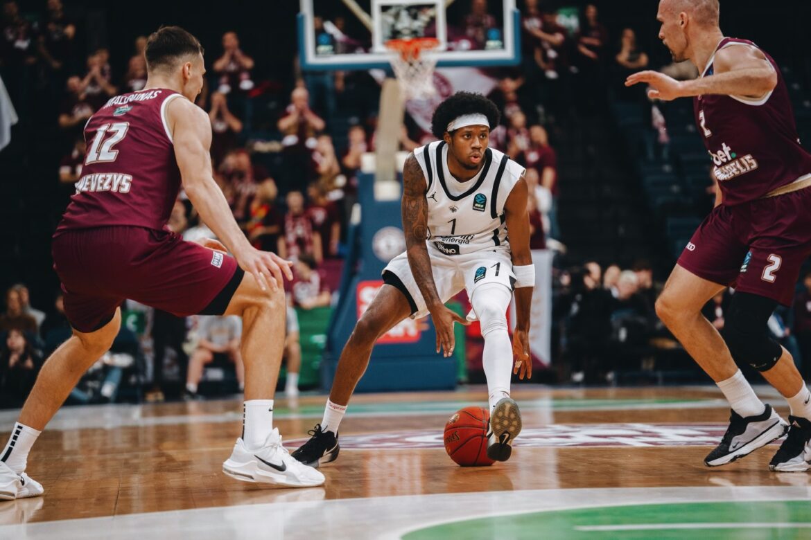 Lietkabelis ko, Steward regala la vittoria all'Aquila Trento