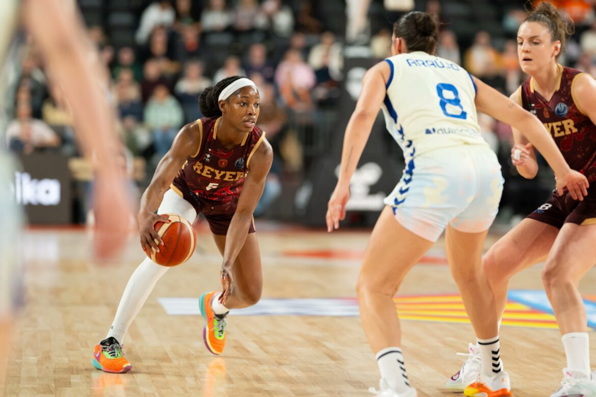 La Reyer lotta 40' ma cede contro Valencia alla Roig Arena