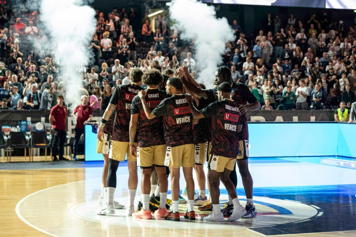 Cluj rimonta la Reyer e vince nel finale